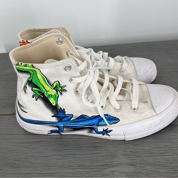Like new converse high top shoes with gecko lizards junior size5 limited - Picture 4 of 10